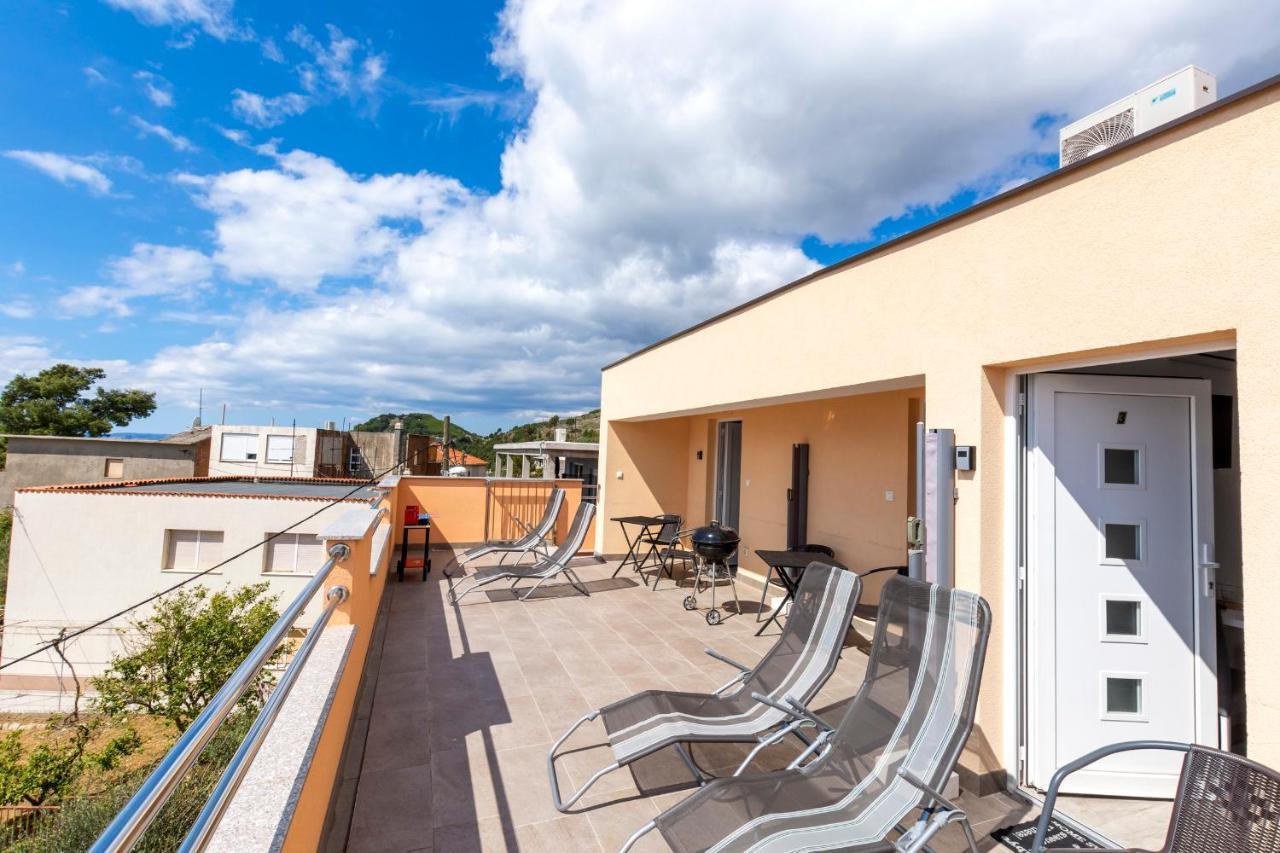 Villa Tomas „The View Of Jesenice“ イェセニツェ エクステリア 写真